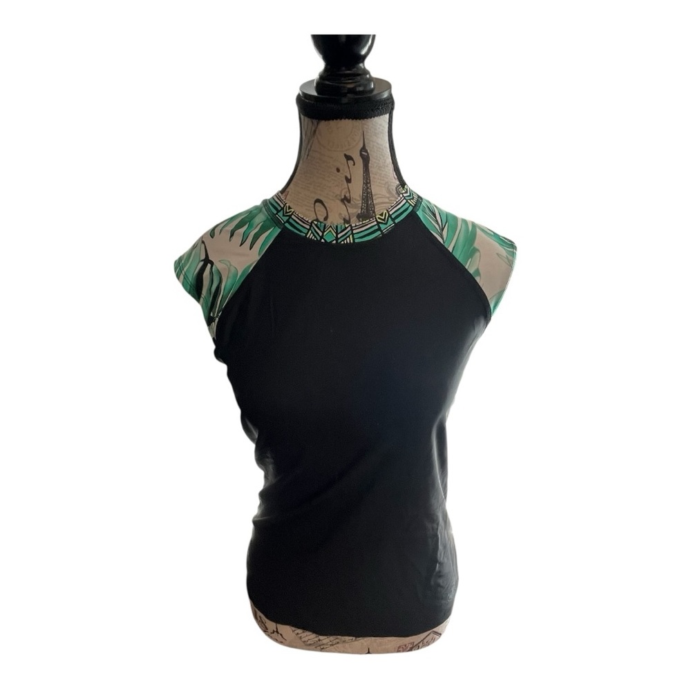 Body Glove Black Tee with Green Leaf Design - Picture 2 of 5